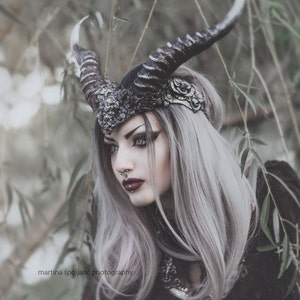 Silver Succubus Faux Horn Headdress image 3