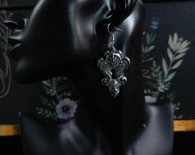 Keyhole Earrings