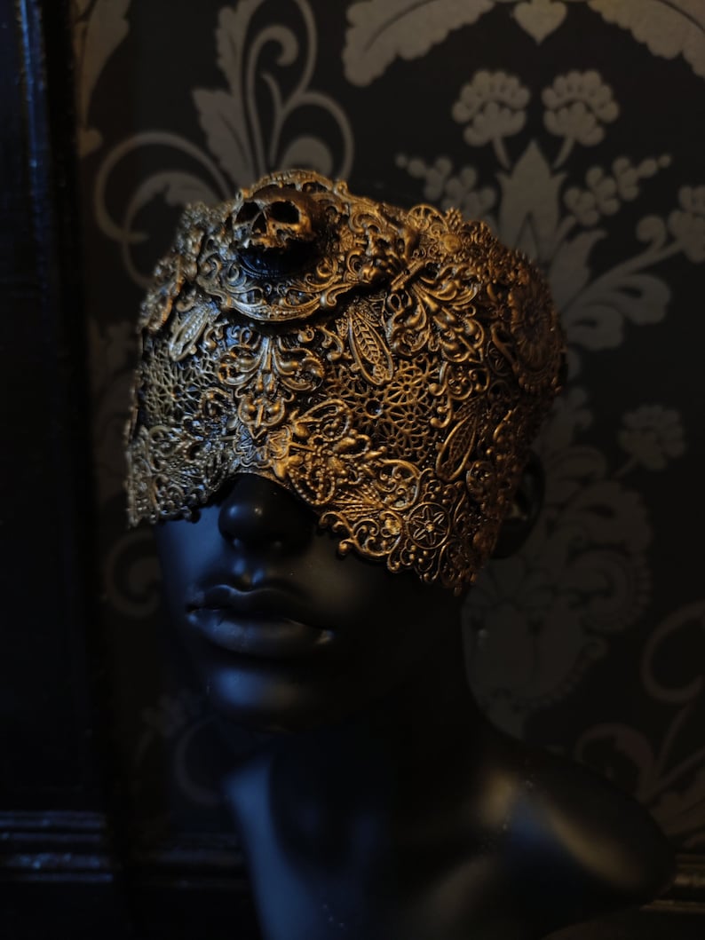 Small Death Mask Gold image 2