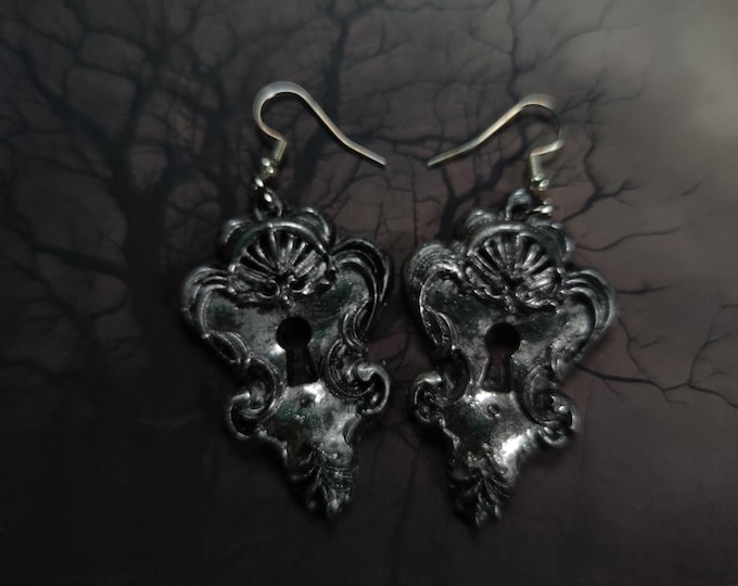 Keyhole Earrings