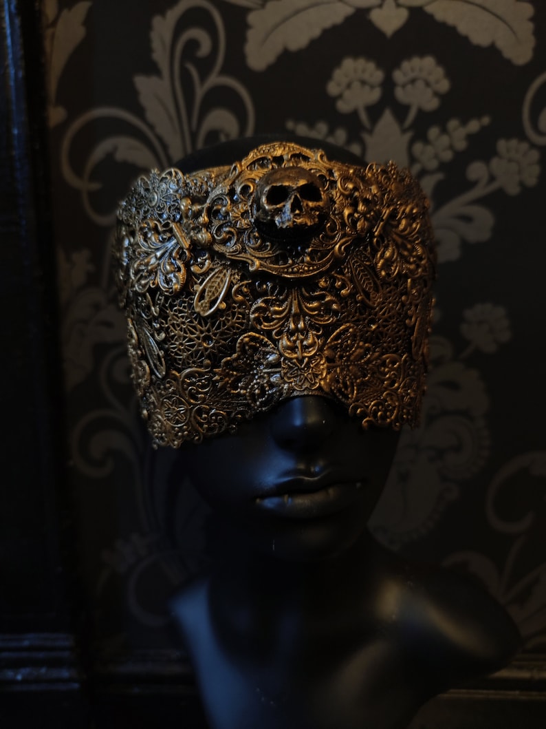 Small Death Mask Gold image 3