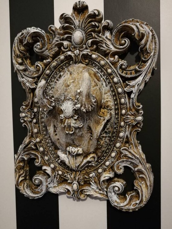 鹿の頭骨 壁掛け装飾 大きめ Amazon.co.jp: 鹿の頭の壁の装飾、ラージ、動物の頭の壁掛け装飾