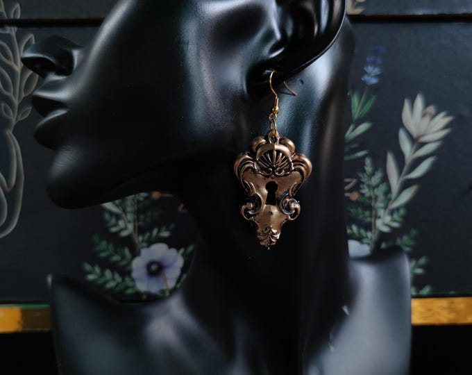 Keyhole Earrings