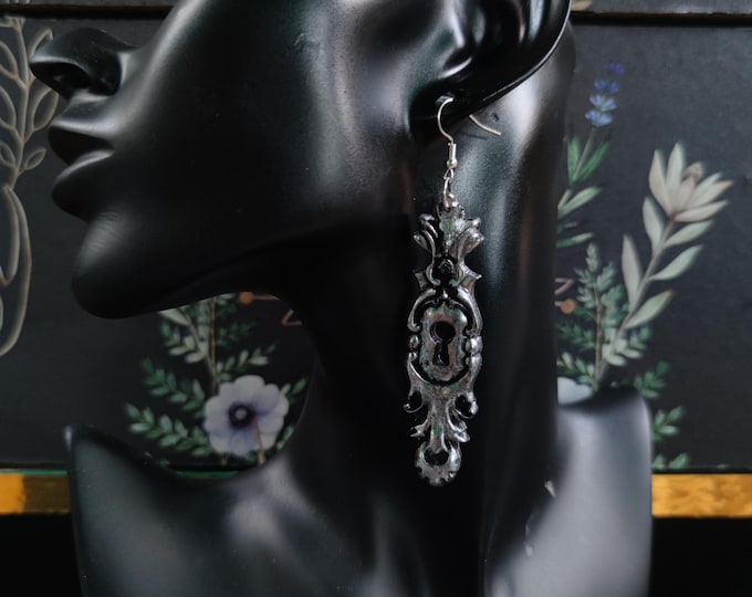 Keyhole Earrings