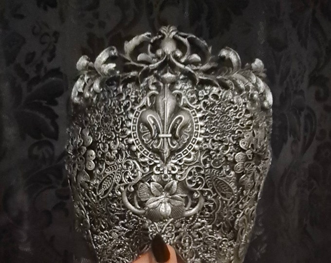 Regal Blind Mask
