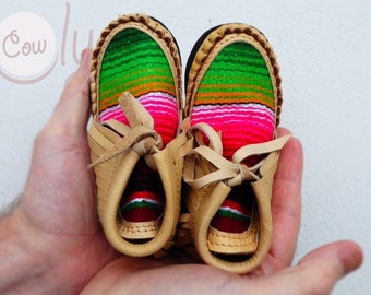 Handmade Beige Leather Baby Cowboy Serape Moccasins, White Baby Moccasins, Toddler Moccasins, New Mom Gift, Baby Shower Gift, Kids Moccasins