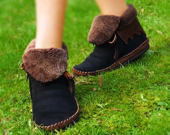 Black Sheepskin Moccasins, Womens Moccasins, Moccasins Women, Moccasins Men, Leather Boots, Mens Moccasins, Moccasins, Moccasin Boots