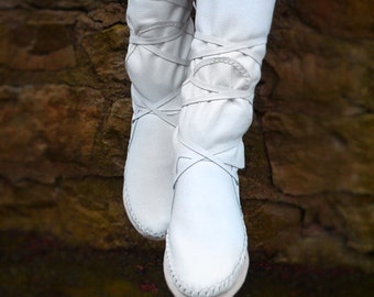 White Leather Moccasins, Moccasins Women, Moccasins, Mens Moccasins, Womens Moccasins, Leather Moccasins, Womens Boots, Wedding Boots