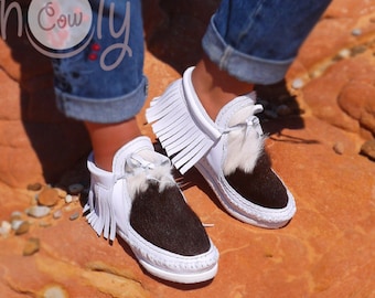 White Leather Moccasins, Moccasins Women, Moccasins, Moccasins Men, Moccasin Boots, Leather Moccasins, Leather Boots, Boots Women, Moccasin