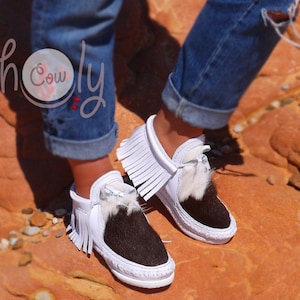 White Leather Moccasins, Moccasins Women, Moccasins, Moccasins Men, Moccasin Boots, Leather Moccasins, Leather Boots, Boots Women, Moccasin
