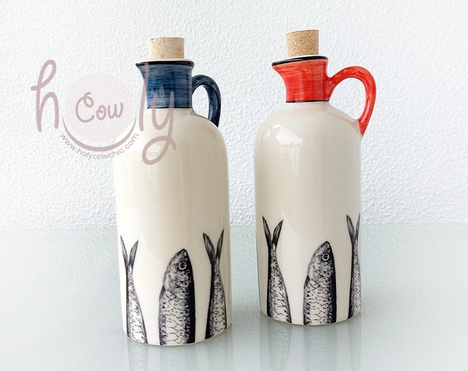 Handgemachte Keramik-Olivenöl-Flasche mit Korkverschluss und Sardinen-Design