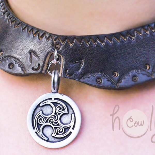 Leather Necklace With Tripal Spiral Symbol, Irish Necklace, Celtic Necklace, Triple Spiral, Celtic Spiral, Pagan Necklace, Hippie Necklace