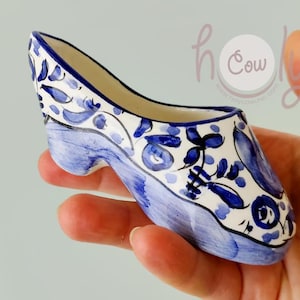 Zapato miniatura de cerámica azul y blanco pintado a mano, Zapato miniatura, ENVÍO GRATIS