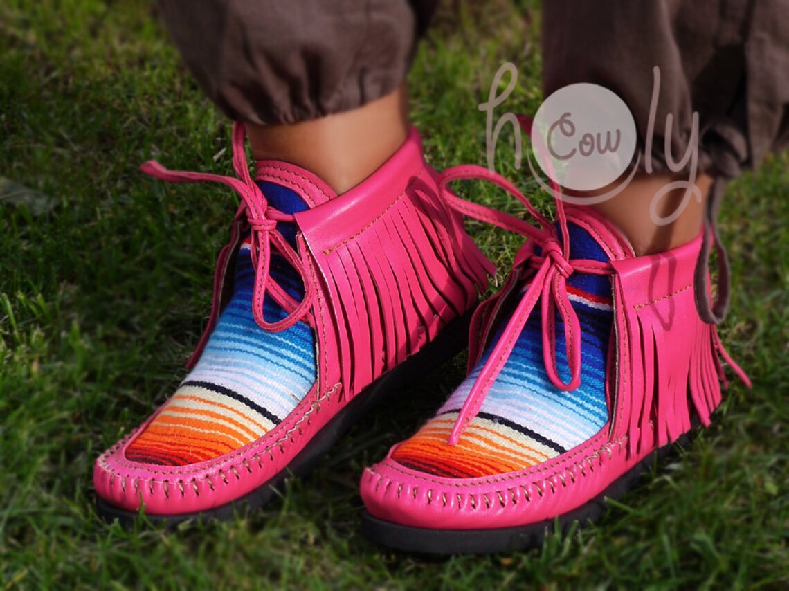 Size 35 Cloth Moccasins Pink Birds and Snowflakes