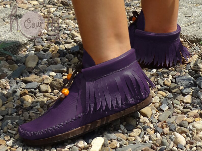 Size 40 Cloth Moccasins Pink Diamond on Purple