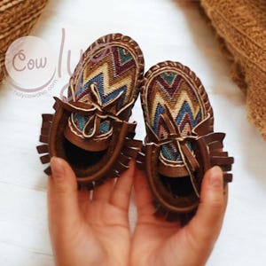 Brown Leather Baby Moccasins, Baby Moccasins, Toddler Moccasins, Infant Moccasins, New Mom Gift, Baby Shower Gift, Baby Boots, Baby Shoes