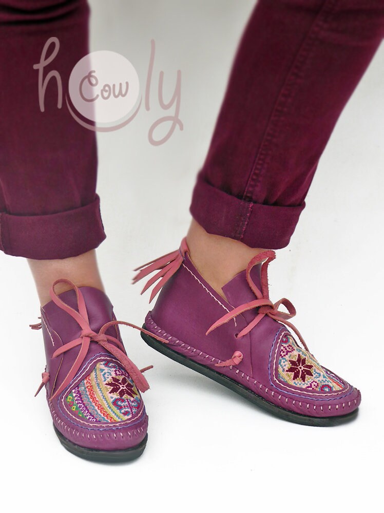 Purple minnetonka moccasins hotsell
