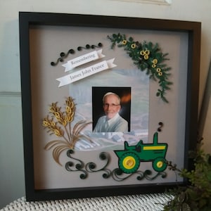 Carte commémorative commémorative de souvenir d'agriculteur de tracteur vert