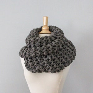 Chunky Knit Scarf, Knitted Scarf, Gifts for Mom Hand Knitted Scarf, Oversized Scarf Clothing Gift Knit Accessories