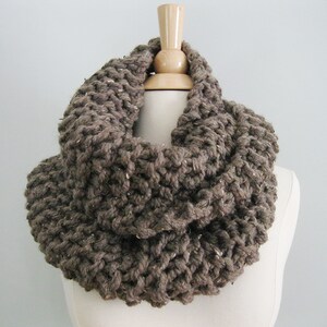 Scarf Women, Winter Scarf, Infinity Scarf Cowl Scarf, Chunky Knit Scarf, Knit Cowl, Chunky Scarf Wool Scarf, Christmas Gift for Wife