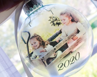 Family photo Christmas Round Ornament, Round bauble with photo, Ornament with Picture, First Christmas bulb, New Baby Ornament Gifts