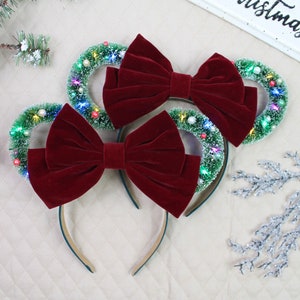 Classic Green Holiday Christmas Light Wreath Disney Ears, Christmas Wreath, Disney Christmas gift, Christmas mickey ears, minnie ears