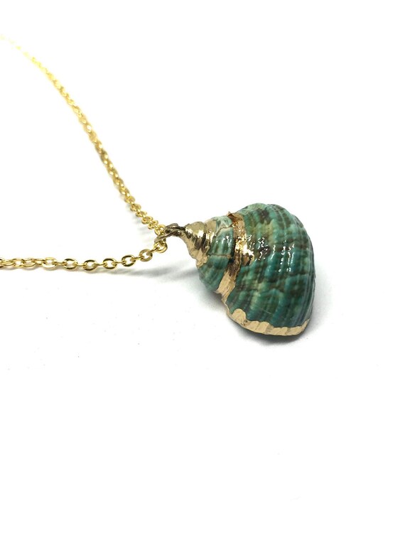 Green shell best sale necklace