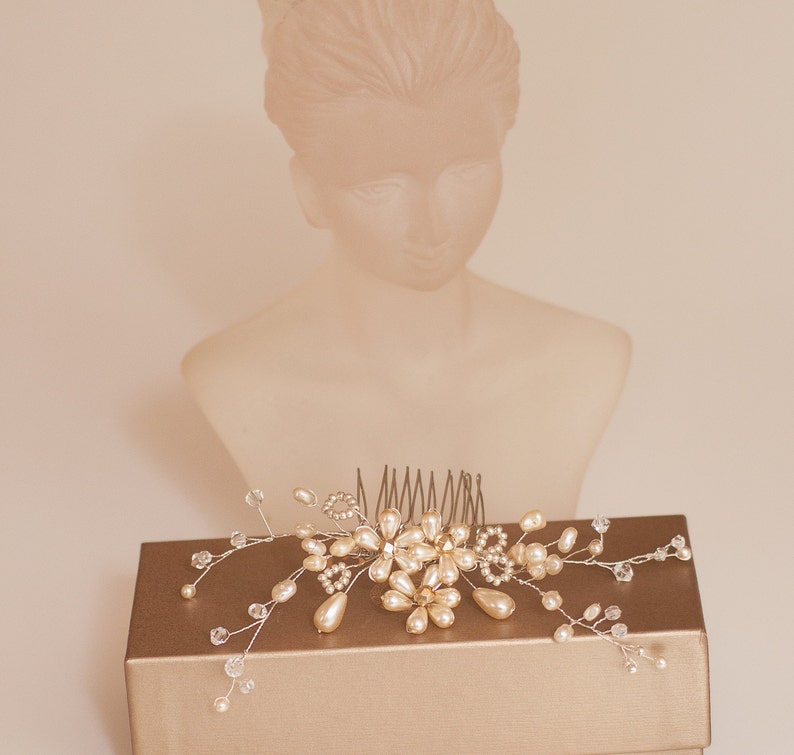 pearl hair comb bridal headpiece gold wedding hair piece Cream Bridal hair comb flower hair comb wedding hair comb