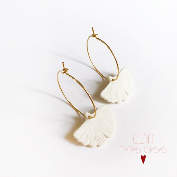 Boucles d’oreilles créoles mini ginkgo en porcelaine