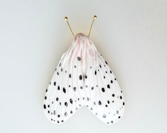 Broche en porcelaine papillon de nuit blanc et noir