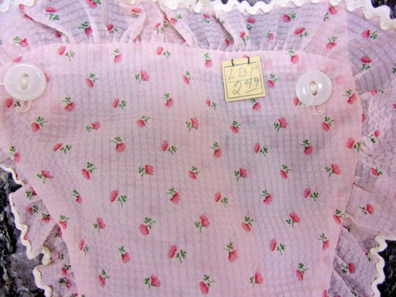 1950s NOS Baby Romper Ruffled Pink with Rose Deco… - image 2