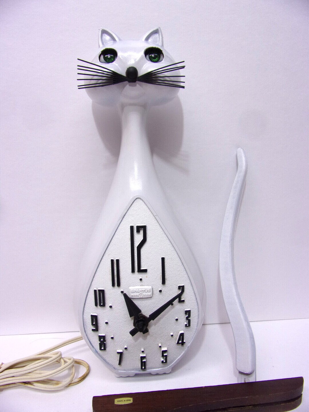 Kit Cat Clock Vintage Spartus Long Neck Blinking Eyes Retro