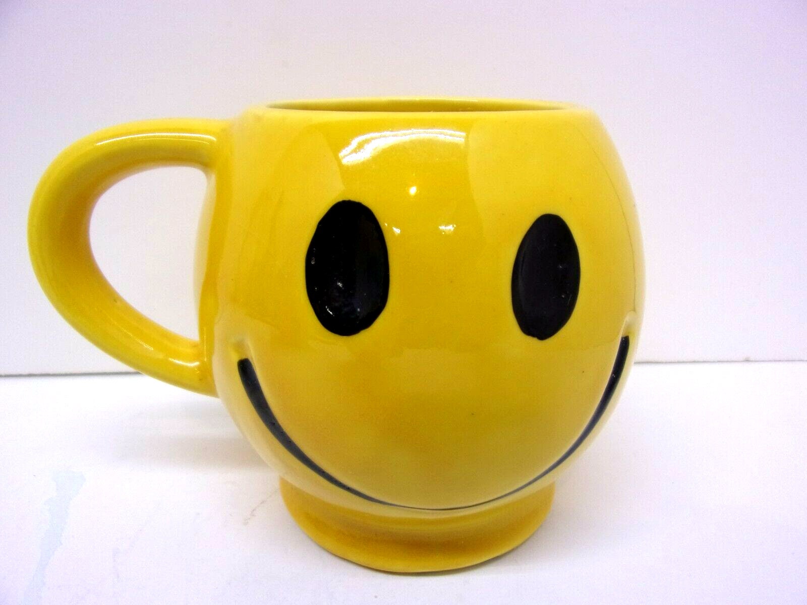Mccoy Pottery Yellow Smiley Face Mug Etsy 日本