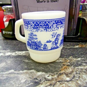 Vintage Anchor Hocking Fire King Blue Willow pattern Mug