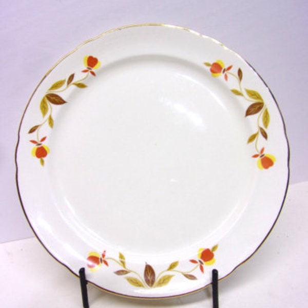 Hall Jewel Tea Autumn Leaf pattern 9" Plate
