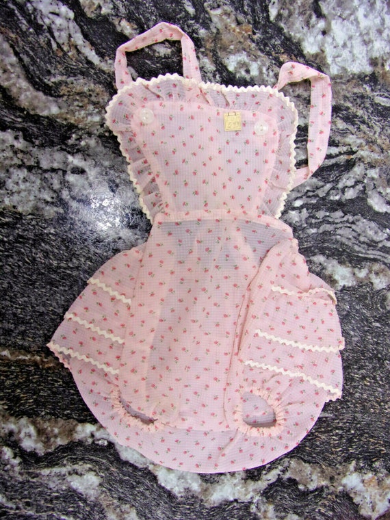 1950s NOS Baby Romper Ruffled Pink with Rose Deco… - image 1