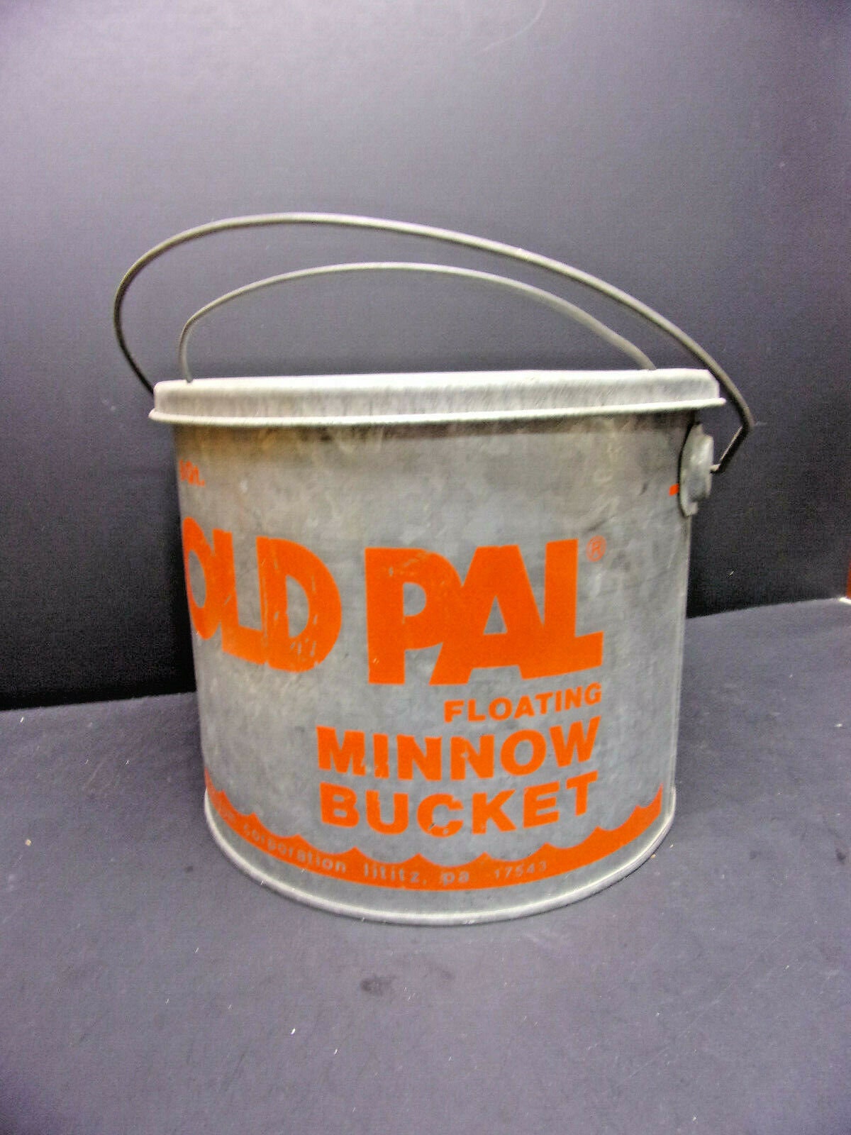 Vintage OLD PAL FLOATING MINNOW BUCKET - No. 88F - w/ WIRE MESH FISH  KEEPER