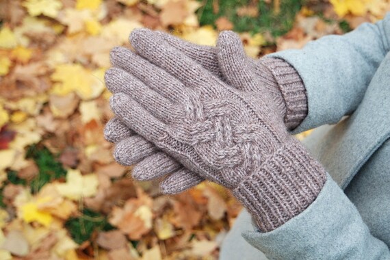ladies brown knitted gloves
