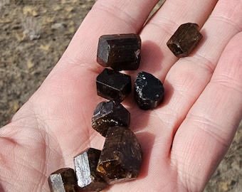 ネパール産ドラバイトブラウントルマリン結晶天然原石 - Etsy 日本