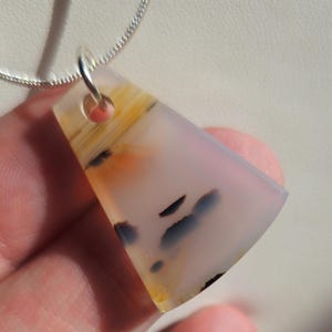 Stone Montana Agate Pendant with chain