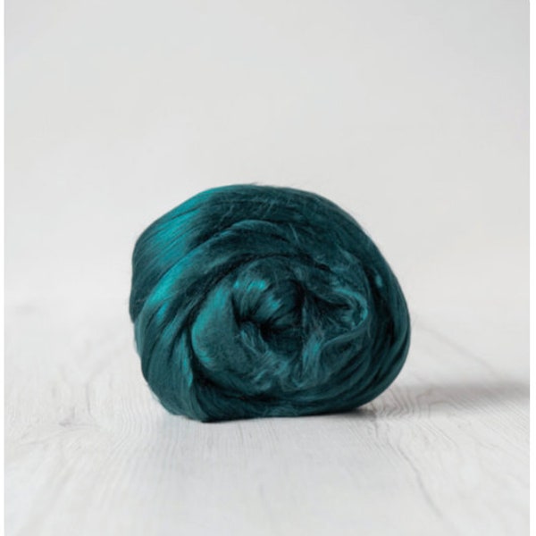 Cultivated Silk Top . Mulberry Silk . Spinning Dyeing Supply . 1 oz . Green . Ireland