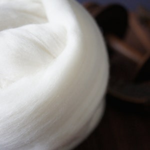 Merino Roving . 100% Combed Merino Top. Roving  . Spinning Dyeing Supply . 4oz