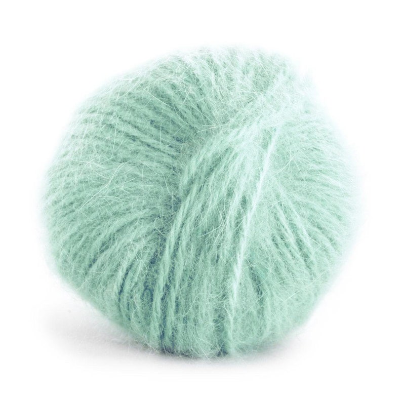 Belangor . 100% French Angora . Galler Yarns Menthe