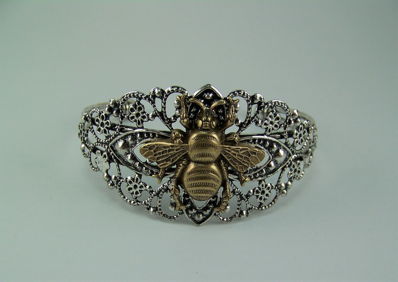 Pulsera de abeja, brazalete de flores, pulsera de abeja, abeja de oro, pulsera de apiario, puño de filigrana de plata, abeja de bronce, pulsera de puño de plata imagen 3