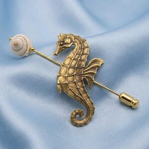 Seahorse Pin, Shawl Pin, Scarf Pin, Sweater Pin, Seashell Pin, Sarong Pin, Ocean Pin, Seahorse, Shell Jewelry, Beach Cover up Pin, Seashell Bild 2