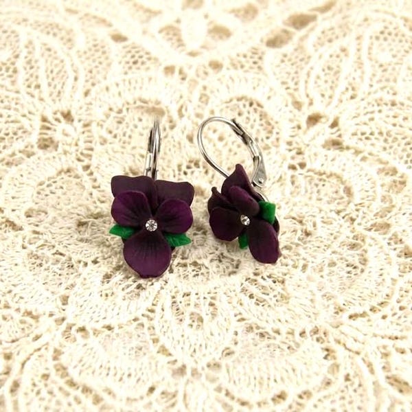 Pendientes de flores violetas, pendientes de violeta morado oscuro, pendientes de pensamientos, pendientes violetas, flores violetas moradas, pendientes de violeta plateados