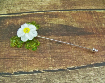 Daisy pin, shawl pin, sweater pin, hat pin, lapel pin, hair stick, boutonniere, lampwork pin, stick pin, boro glass flower, white daisy pin