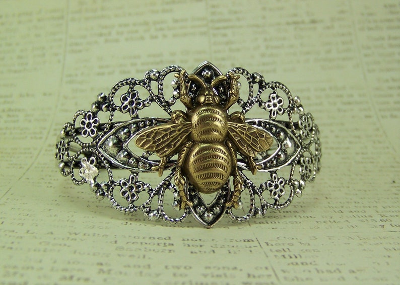 Pulsera de abeja, brazalete de flores, pulsera de abeja, abeja de oro, pulsera de apiario, puño de filigrana de plata, abeja de bronce, pulsera de puño de plata imagen 2