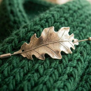 Silver Oak Leaf Pin, Shawl Pin, Scarf Pin, Oak Leaf Pin, Sweater Pin, Oak Leaf Shawl Pin, Leaf Pin, Stick Pin, Silver Leaf, Boutonniere,