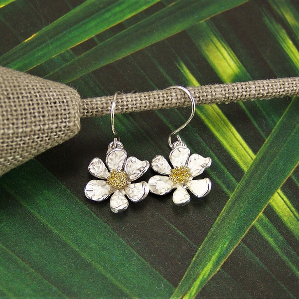 White Daisy Earrings, Cloisonne Earrings, Flower Earrings, Petal Earrings, White Flower Enameled Earrings, Love me Love me Not earrings